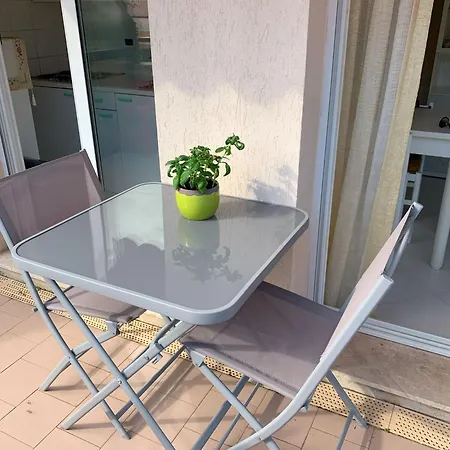 Relax Au Soleil - Avec Grande Terrasse - Proche De La 100 M Et Du Centre