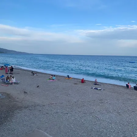 Relax Au Soleil - Avec Grande Terrasse - Proche De La 100 M Et Du Centre *