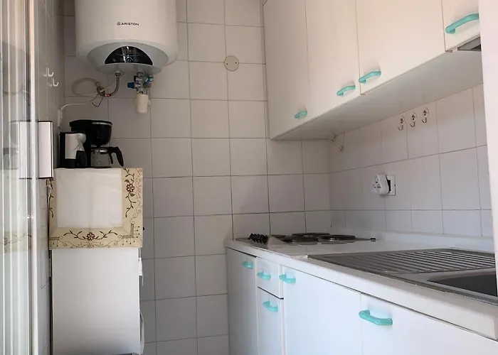 Relax Au Soleil - Proche De La 100 M - Centre-ville شقة مينتون