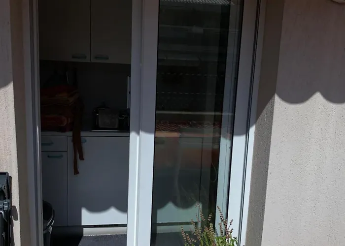 Relax Au Soleil - Proche De La 100 M - Centre-ville * مينتون