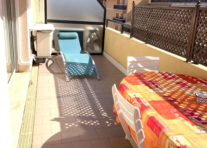 Relax Au Soleil - Proche De La 100 M - Centre-ville شقة