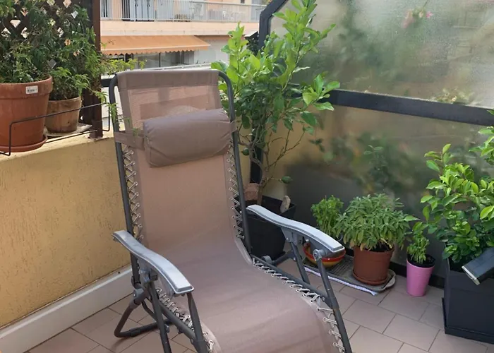 Relax Au Soleil - Proche De La 100 M - Centre-ville شقة مينتون